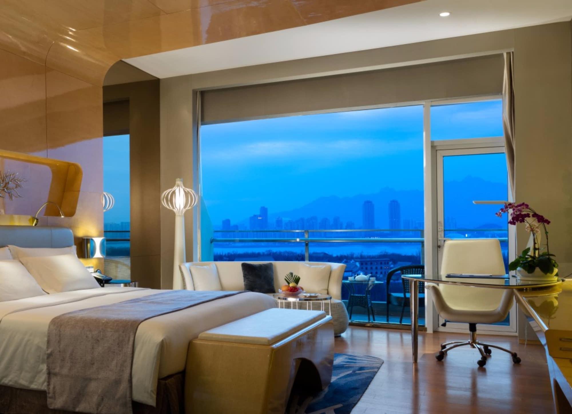 Wyndham Grand Qingdao Hotel Buitenkant foto