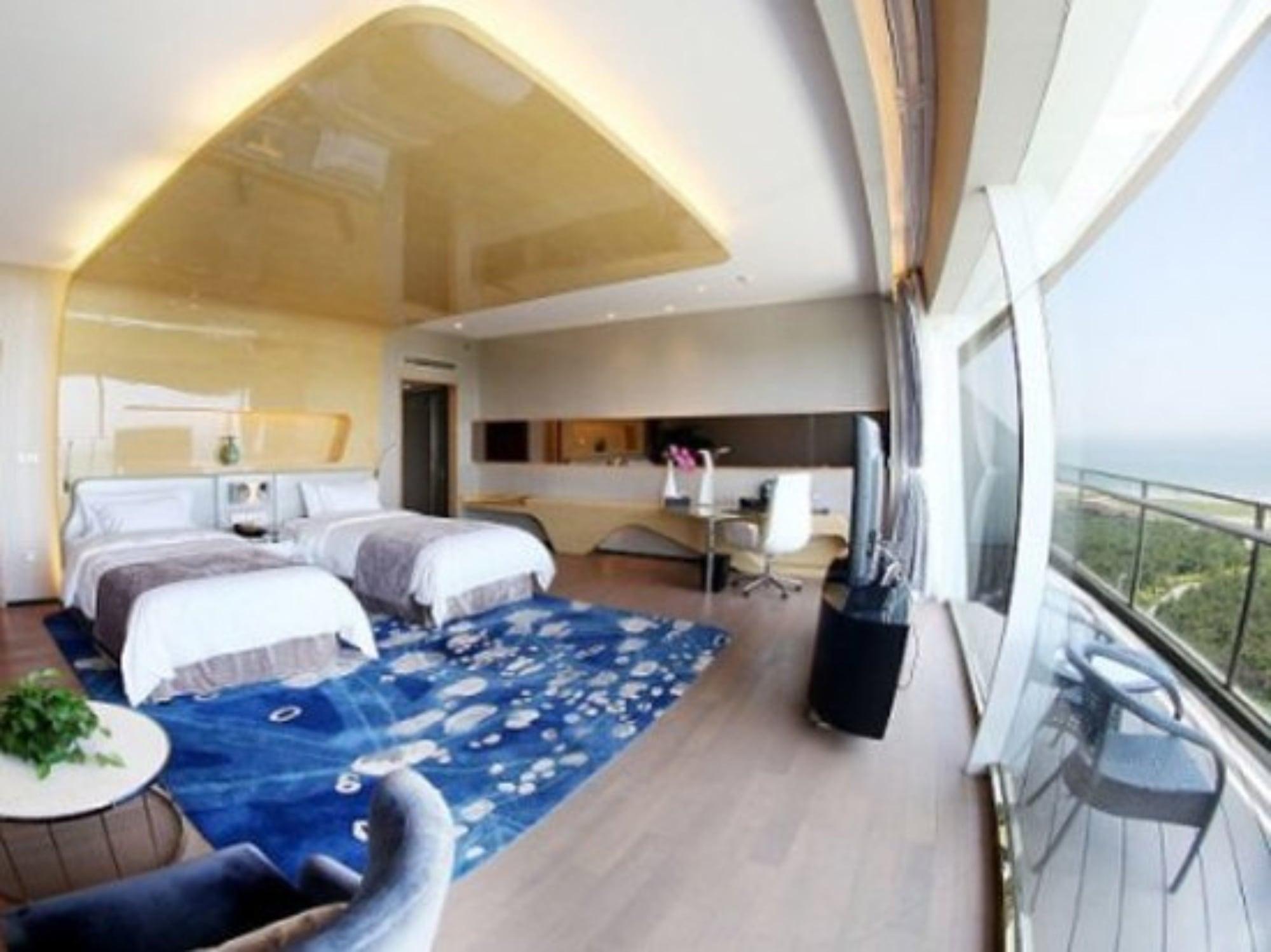 Wyndham Grand Qingdao Hotel Buitenkant foto