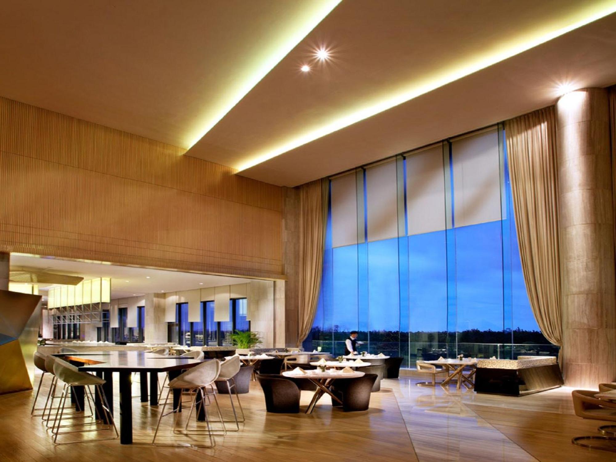Wyndham Grand Qingdao Hotel Buitenkant foto