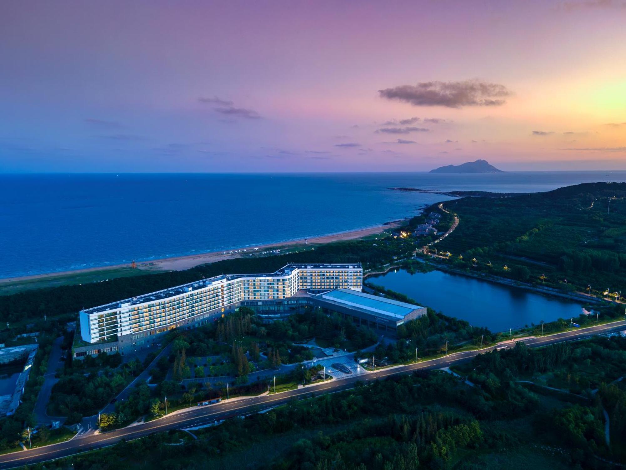 Wyndham Grand Qingdao Hotel Buitenkant foto