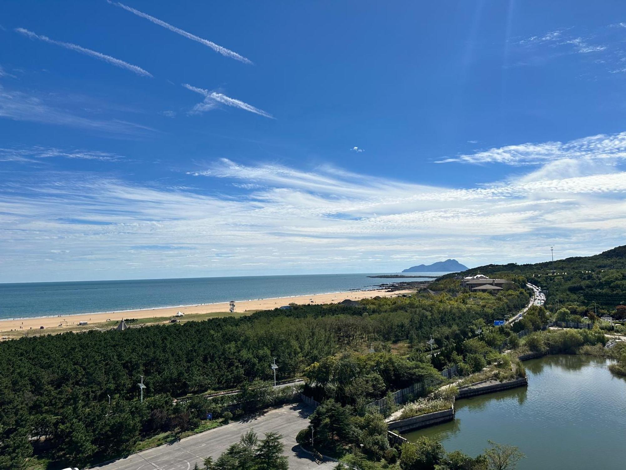 Wyndham Grand Qingdao Hotel Buitenkant foto