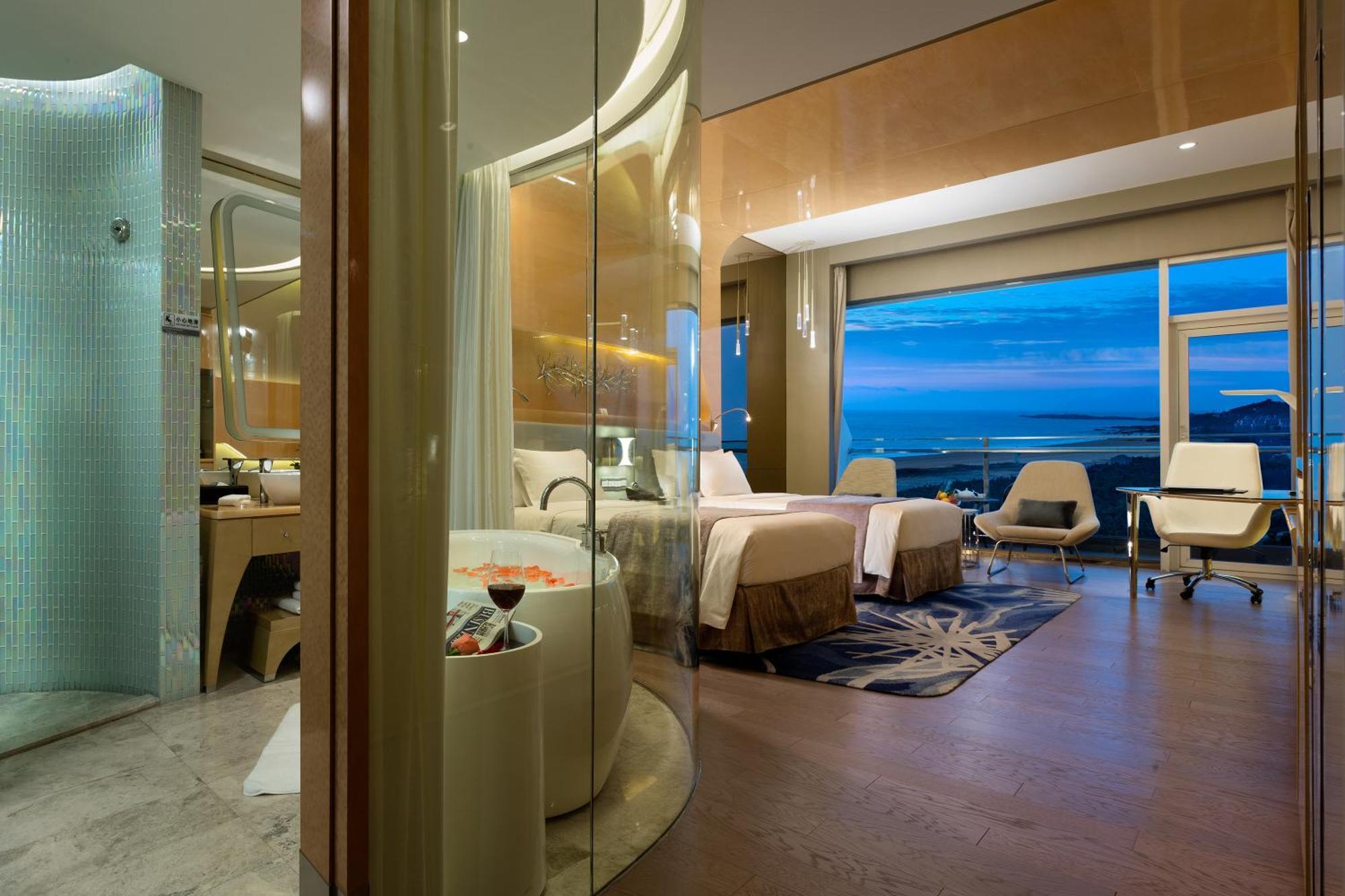 Wyndham Grand Qingdao Hotel Buitenkant foto
