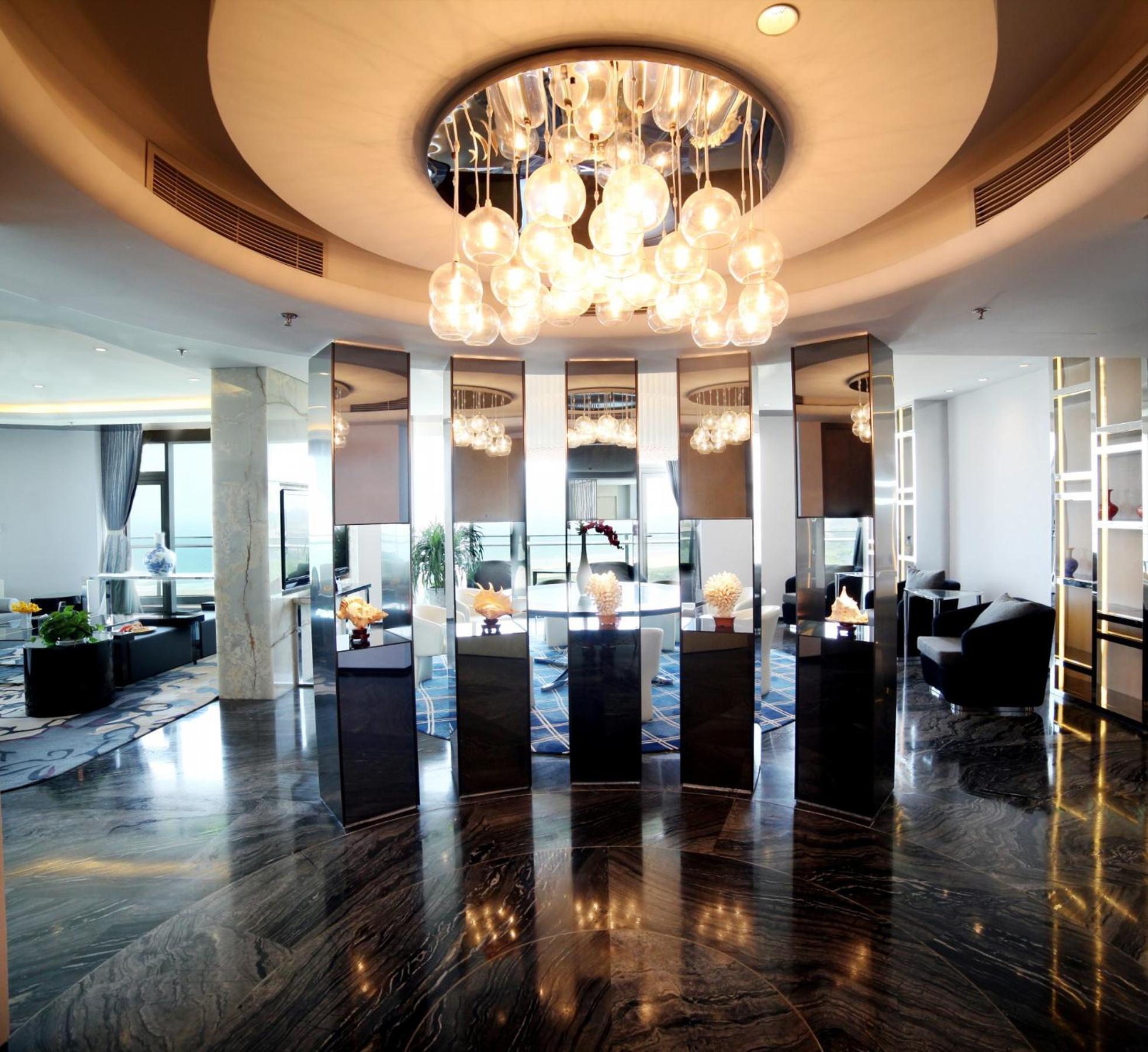 Wyndham Grand Qingdao Hotel Buitenkant foto