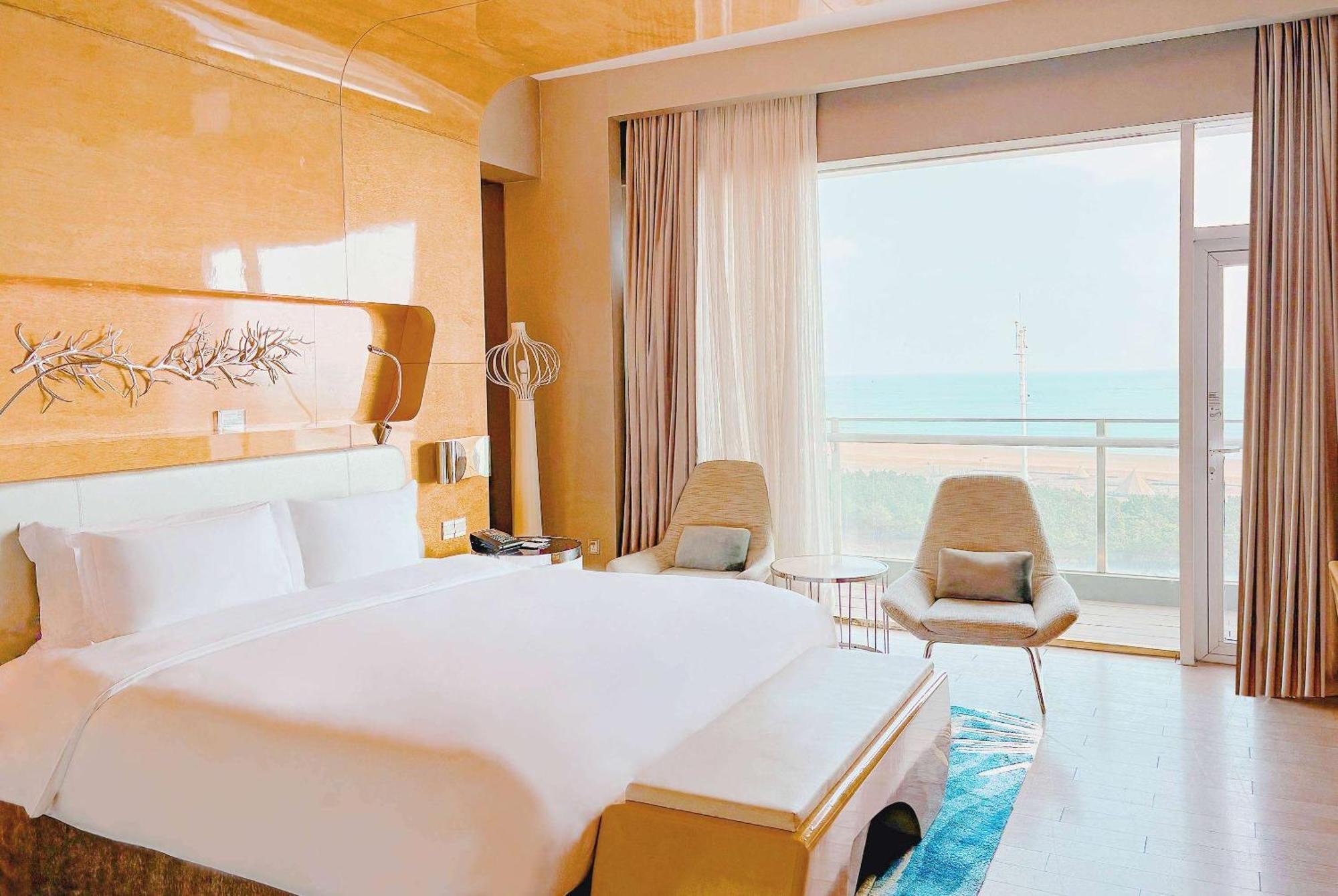Wyndham Grand Qingdao Hotel Buitenkant foto